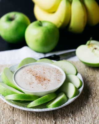 Cinnamon Yogurt Fruit Dip