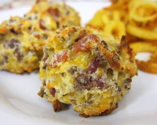 Bacon Cheeseburger Puffs