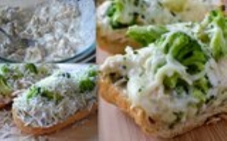 Chicken Alfredo Garlic Bread
