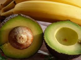 Ripen an Avocado quickly by storing it with a Banana