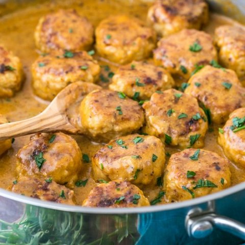 Chicken Meatballs with Cream Sauce