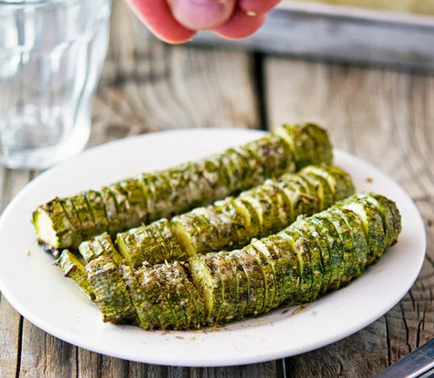 Hasselback Zucchini