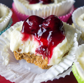 Easy Cheesecake Muffins