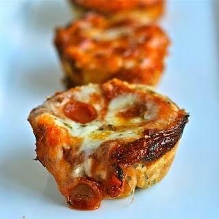 Deep Dish Pizza Muffins