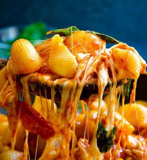 Cheesy Caprese Pasta
