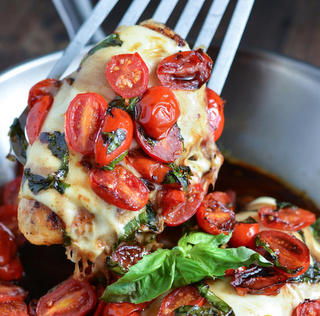 Easy Caprese Chicken