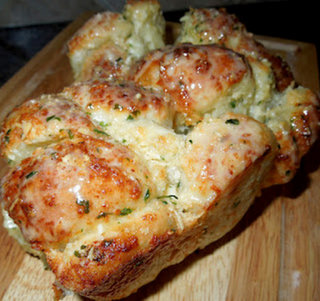 Easy Garlic Pull Apart Rolls