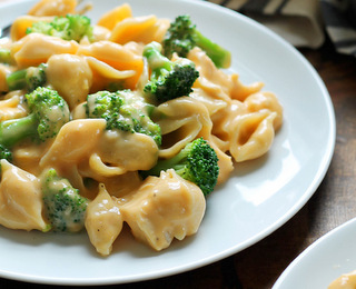 Cheesy Chicken Broccoli Pasta