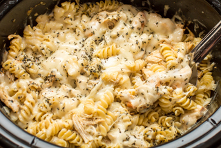 Crock Pot Pesto Chicken Pasta