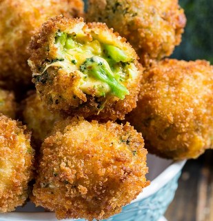 Cheesy Broccoli Bites